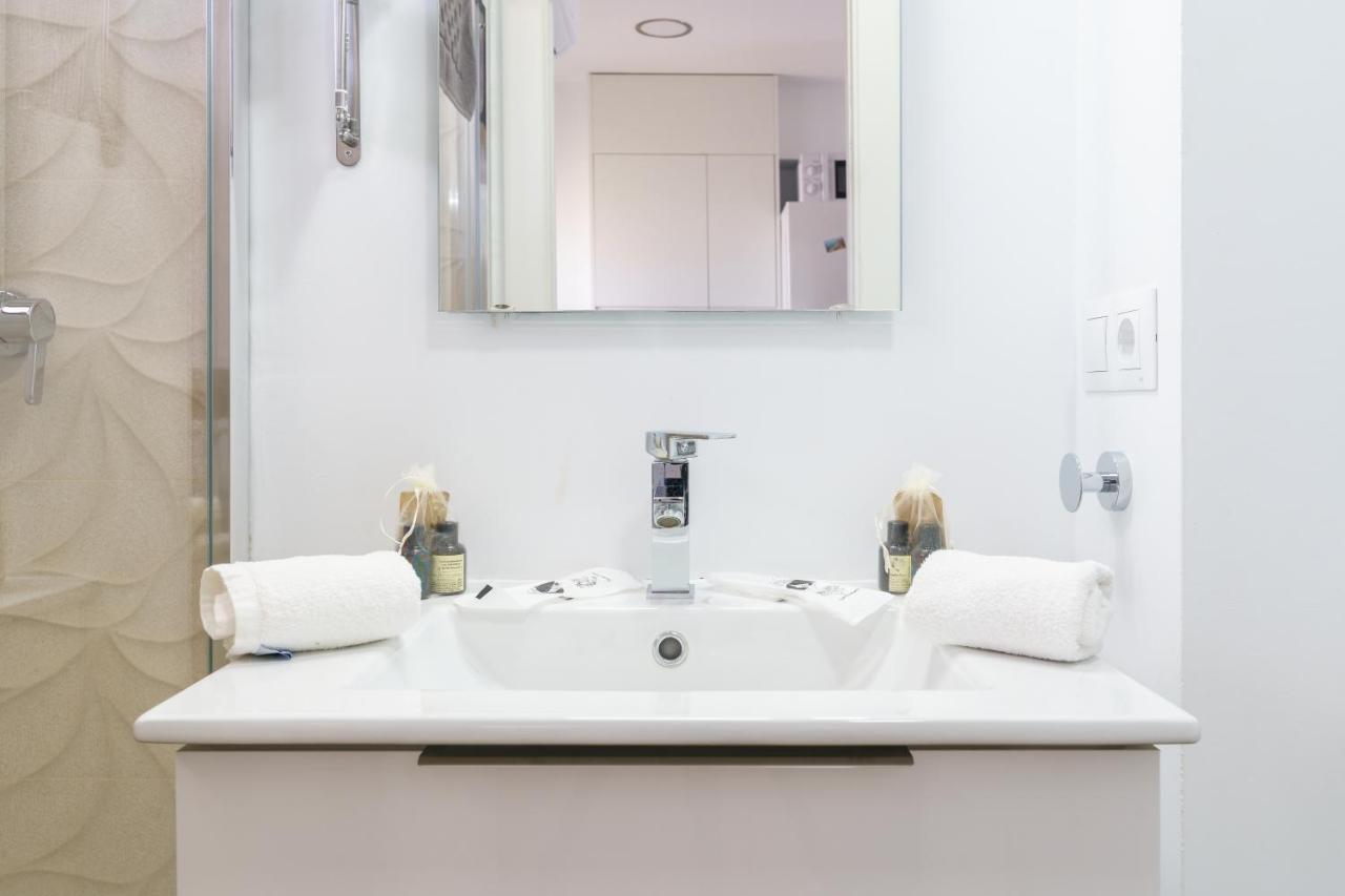 Amazing Views Beachfront Apartment With Swimming Pool Benalmádena Eksteriør billede