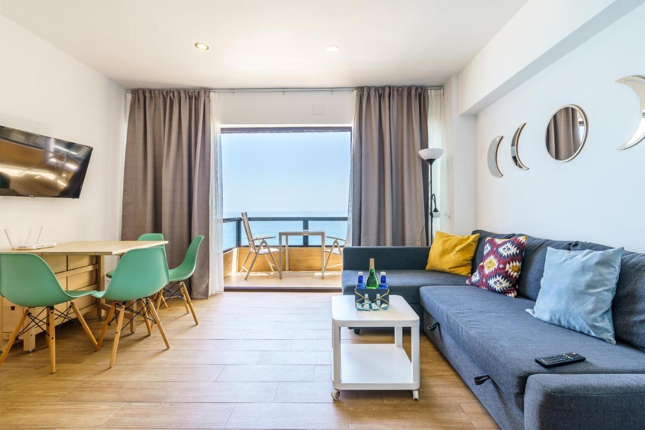 Amazing Views Beachfront Apartment With Swimming Pool Benalmádena Eksteriør billede
